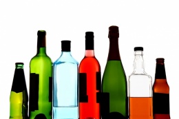 ОМВД ЗАТО Свободный информирует: Продажа контрафактного алкоголя: ответственность, действия при обнаружении